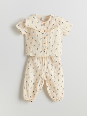 Lc Waikiki Yeni Sezon Fırfırlı Çiçekli Kız Bebek Bluz ve Pantolon 2'li