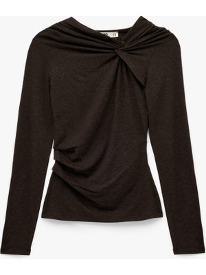 Uzun Kollu Asimetrik Yaka Düğüm Detaylı Bluz