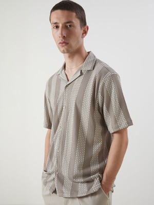 Lc Waikiki Yeni Sezon Regular Fit Kısa Kollu Desenli Erkek Gömlek