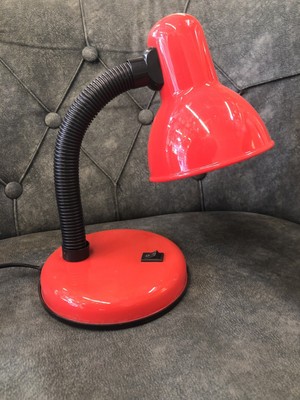 Kırmızı Masa Lambası, Şık ve Modern Tasarım, Ev ve Ofis Kullanımı Için Ideal