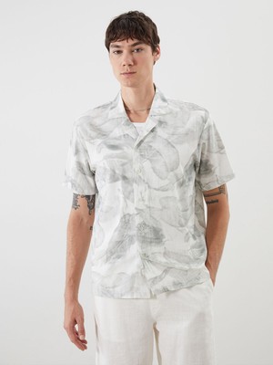 Lc Waikiki Yeni Sezon Regular Fit Resort Yaka Kısa Kollu Desenli Erkek Gömlek