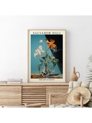 Salvador Dali Vazoda Çiçekler Tablosu