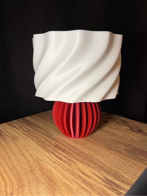 Şık Bordo Masa Lambası, Modern ve Şık Tasarım, Ev ve Ofis Için Uygun