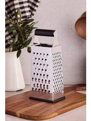 Grattugia Siyah Silikon Saplı Rende 23 cm 4 Yüzeyli Peynir ve Sebze Rendesi