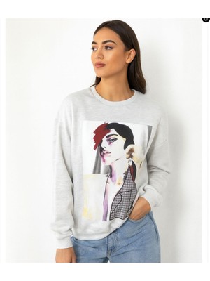 Quzu Baskı ve Aplike Detaylı Sweatshirt Gri GENİŞ KALIPTIR 1 BEDEN BÜYÜK TERCİH EDİLEBİLİR)