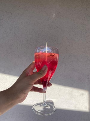 Şarap Kadehinde Jel Tasarım Mum