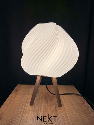 Şık Kahverengi Masa Lambası, Modern ve Zarif Tasarım, Ev ve Ofis Için Ideal