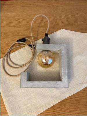 Modern Gri Beton Masa ve Gece Lambası, Şık ve Kullanışlı Aydınlatma Seçeneği