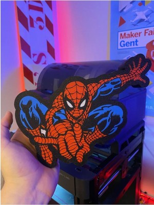 Mavi Işıklı Spiderman Temalı Masa Lambası, Şık ve Hareketli Dekorasyon Ürünü