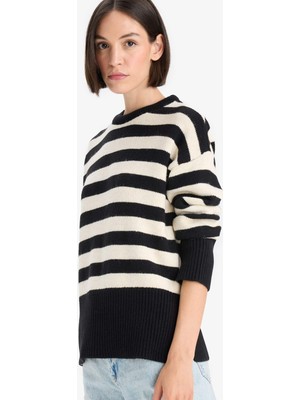 DeFacto Oversize Geniş Kalıp Bisiklet Yaka Çizgili Triko Kazak F3889AX25WN