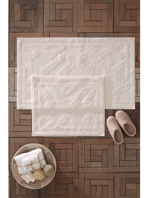 Yumuşak ve Şık Banyo Paspası Seti, Ekru Renk Seçeneğiyle Konfor Sağlar