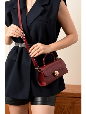 Lüks Mini Özel Tasarım Kilit Detaylı Çapraz Askılı Omuz Çantası