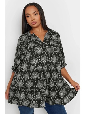 Büyük Beden Yarım Kollu Çentik Yaka Desenli Bluz 321991