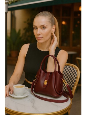 Klasik Şık Kadın Omuz ve El Çantası (Makyaj Çantası Hediyeli)