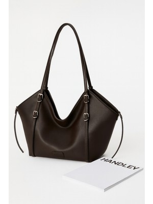 Çift Saplı Demir Toka Detaylı Omuz Çantası