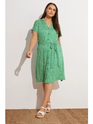 Büyük Beden Çiçek Desenli Midi Boy Beli Kuşaklı Düğmeli Elbise 303329