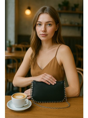 Zincir Askılı Stud Detaylı Kadın Omuz Çantası