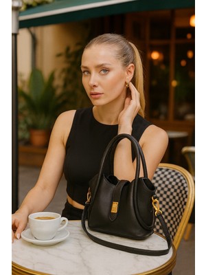 Klasik Şık Kadın Omuz ve El Çantası (Makyaj Çantası Hediyeli)