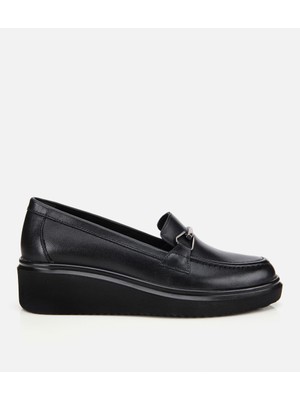 Hotiç Kadın Deri Siyah Tokalı Dolgu Topuklu Klasik Loafer