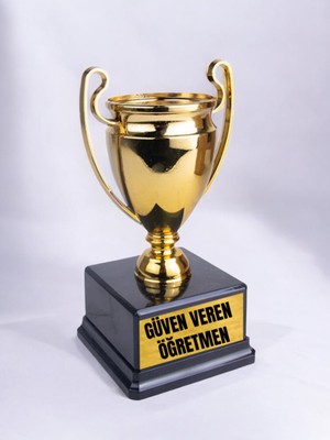 Güven Veren Öğretmen 23 cm Hediyelik - Öğretmene Manevi Hediyeler, Öğretmenler Günü Hediyesi Erkek