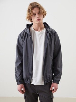 Lc Waikiki Yeni Sezon Standart Kalıp Kapüşonlu Erkek Yağmurluk