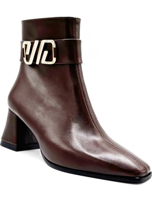 Kindep Santa Toka Detaylı Topuklu Kadın Bot Kahve