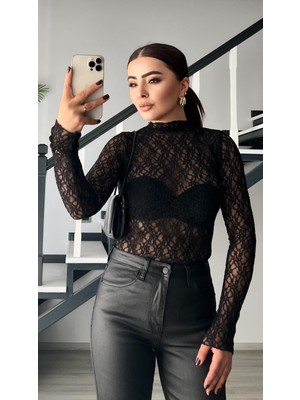 Siyah Dik Yaka Dantel Bluz