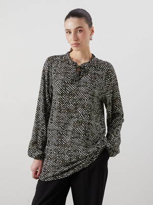 Lc Waikiki Yeni Sezon Bağlamalı Yaka Desenli Bluz