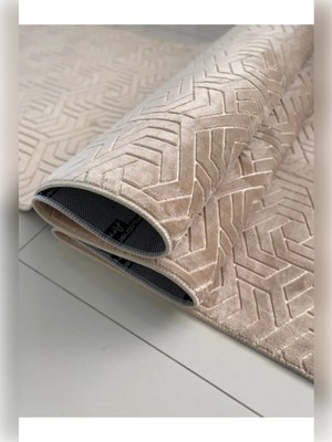 Kaymaz Tabanlı Kabartmalı Salon, Koridor ve Mutfak Halısı Bej Renk