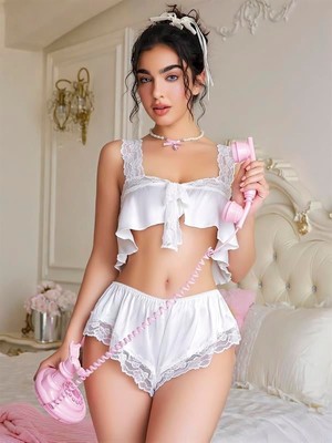 MOTTO10 Butik Beyaz Dantel Işlemeli Sütyenli Saten Şortlu Takım