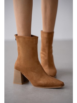 Bravine Arkadan Fermuarlı Küt Burun Kadın Bot- Taba Süet