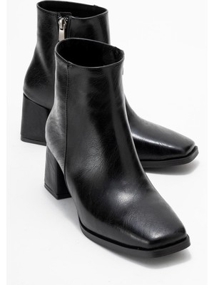 Kadın Sade Küt Burunlu Topuklu Bot Siyah Cilt
