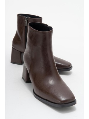 Kadın Sade Küt Burunlu Topuklu Bot Kahve Cilt