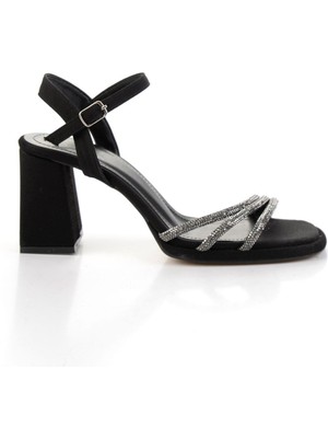 Mat Siyah  Kadın Klasik Topuklu Ayakkabı K05215164738