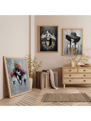 Ahşap Çerçeveli Şapkalı Kadın Pozları Üçlü Ahşap Tablo Seti