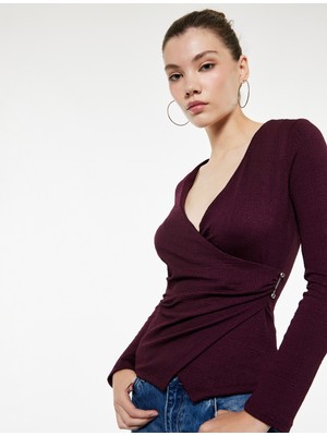 Metal Aksesuarlı Uzun Kollu Slim Fit Bürümcük Kruvaze Yaka Bluz