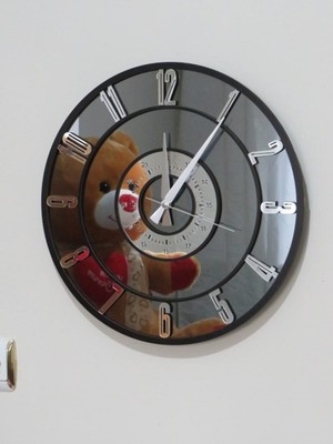 Şık Aynalı Duvar Saati, Gümüş Renk, Modern Tasarım