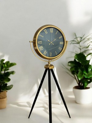 Metal Tripotlu Zarif Dekoratif Saat Altın Renkli, Şık ve Modern Tasarım