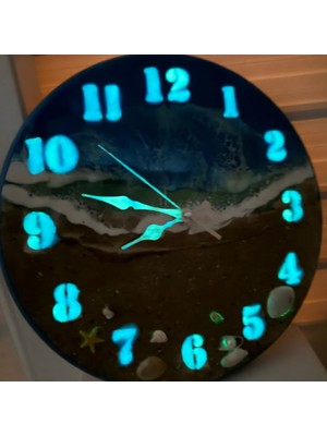 Mavi Deniz Dalgası Tasarımlı Fosforlu 33 cm Duvar Saati, Deniz Kabuğu ve Kum Detaylı