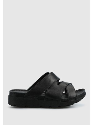 Siyah Deri Kadın Terlik