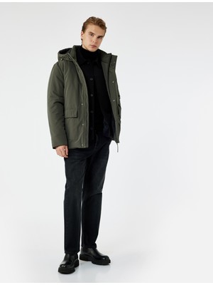 Çıtçıt Düğme Detaylı Fermuarlı Cepli Kapüşonlu Şişme Ceket