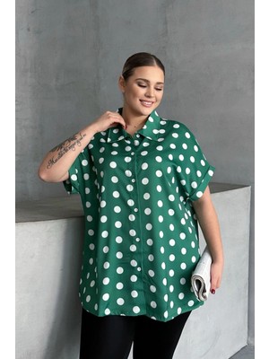 Büyük Beden Önü Düğmeli Kısa Kollu Puantiye Desenli Gömlek 303461