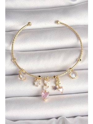 Pirinç Gold Renk Sallantı Zirkon Taşlı Kalp Figür Pembe Kalp Detay Charm Kadın Bileklik - Lisinya