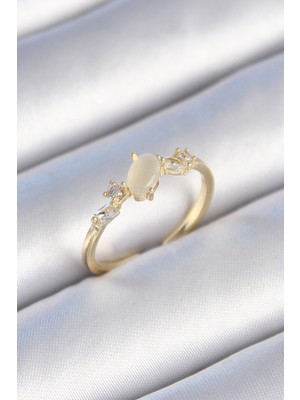 Pirinç Gold Renk Zirkon Taşlı Oval Beyaz Mineli Kadın Yüzük - Lisinya