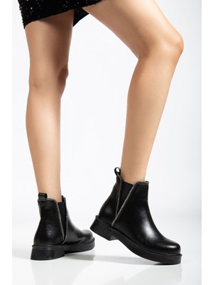 02-02 Siyah Kırışık Rugan Taş Aksesuarlı Lastikli Günlük Kadın Bot