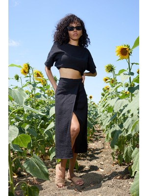 Udenya Midnight Breeze – Çift Katlı Müslin Yırtmaçlı Etek