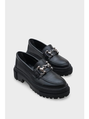 Capone Outfitters Denni Oval Burunlu Metal Tokalı Trak Tabanlı Kadın Loafer