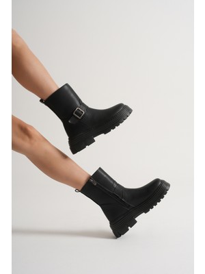 Tonny Black Kadın Siyah Kalın Eva Taban Kemer Toka Detaylı Fermuarlı Bot