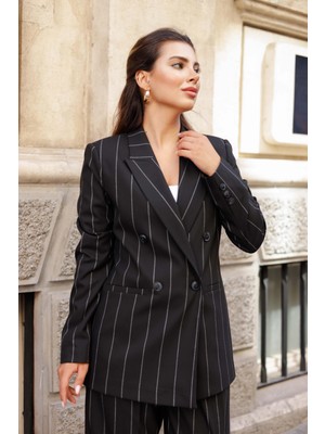 4 Düğmeli Kruvaze Geniş Çizgili Takım Siyah