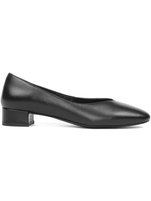 Kadın Siyah Kısa Kalın Topuklu Deri Klasik Ayakkabı